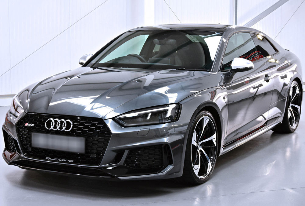 Audi RS5 Photo 1